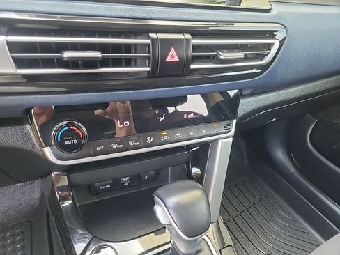 Used 2023 Kia Seltos S FWD image 21