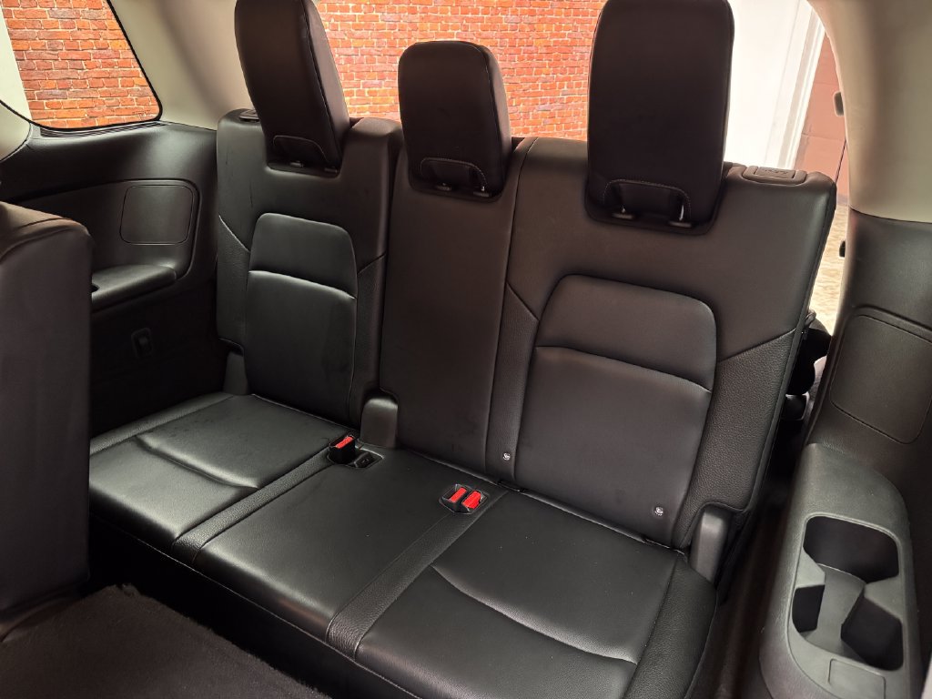 Used 2024 Nissan Pathfinder SL AWD/4WD image 27