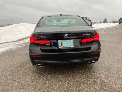 Used 2021 BMW 530i xDrive image 4