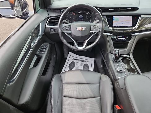 Used 2022 Cadillac XT6 Premium Luxury w/ LPO, Floor Liner Package AWD/4WD image 11