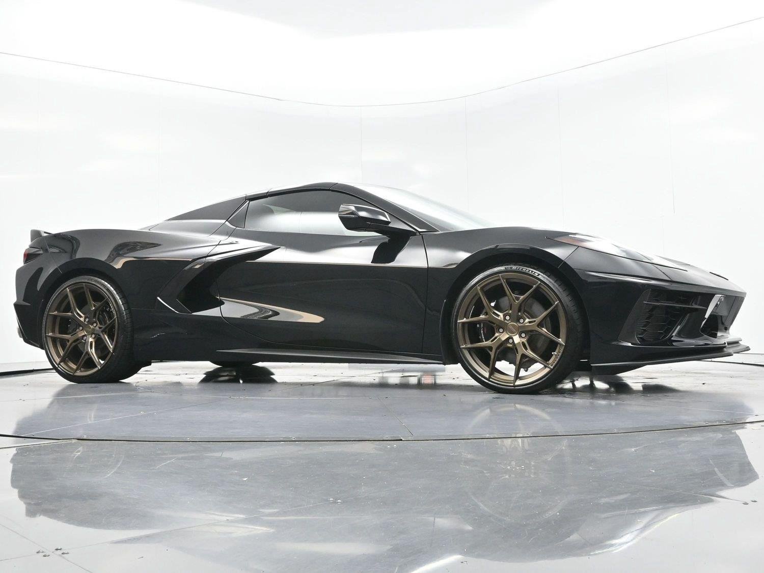 Used 2021 Chevrolet Corvette Stingray Premium Conv w/ Z51 Performance Package RWD image 52