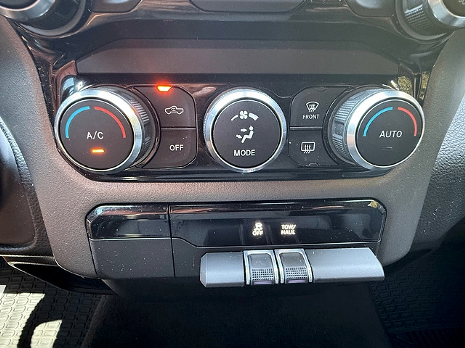 Used 2022 RAM 1500 Big Horn RWD image 25