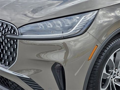 New 2026 Lincoln Aviator Reserve w/ Luxury Package image 8