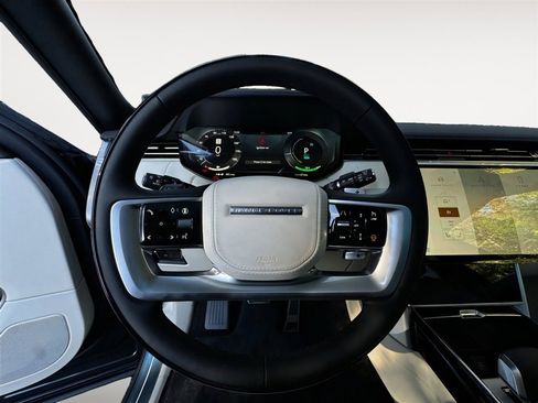 New 2025 Land Rover Range Rover SE image 11