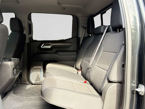 Used 2025 Chevrolet Silverado 1500 LT Trail Boss w/ Convenience Package II AWD/4WD image 30
