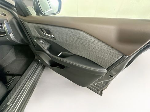 Used 2023 Nissan Rogue SV FWD image 30