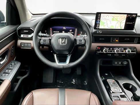 New 2026 Honda Pilot Touring image 9