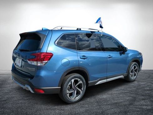 Used 2023 Subaru Forester Touring image 3