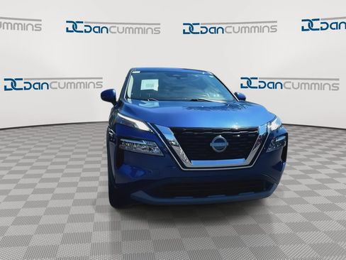 Used 2023 Nissan Rogue SV AWD/4WD image 3