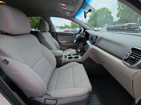 Used 2019 Kia Sportage LX AWD/4WD image 8