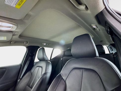 Used 2023 Volvo XC40 B5 Ultimate w/ Protection Package Premier image 15