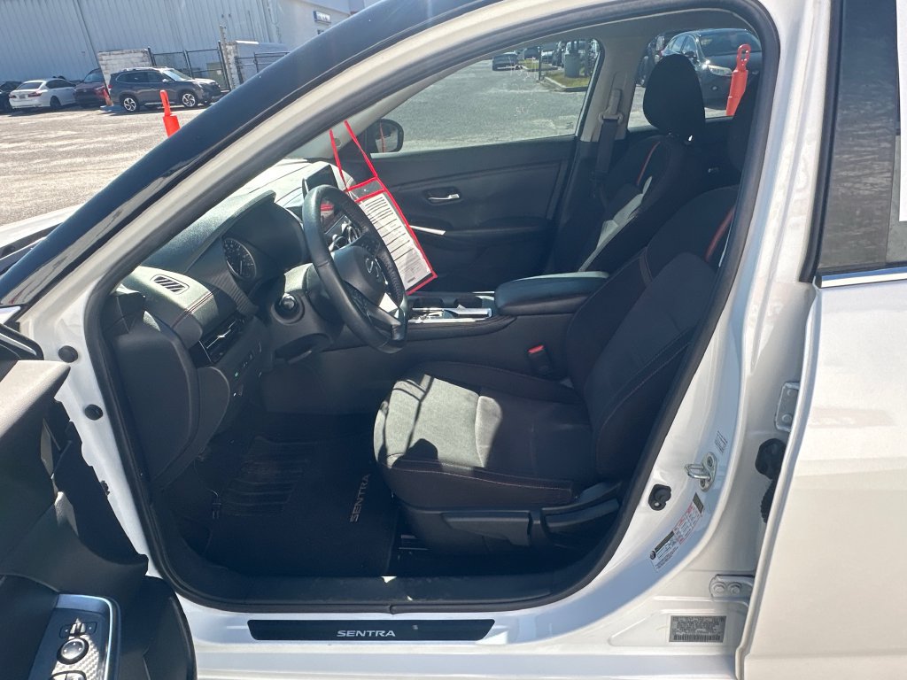 Used 2022 Nissan Sentra SR w/ Lighting Package FWD image 10