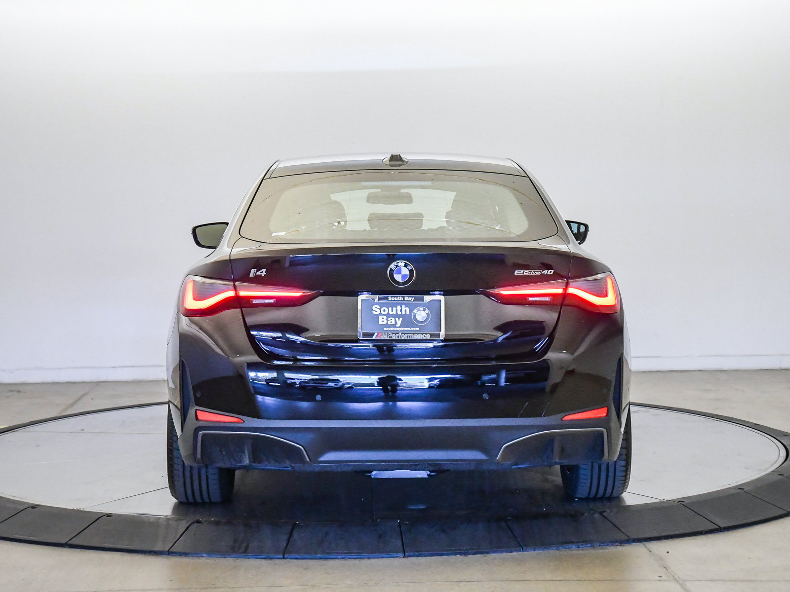 Used 2026 BMW i4 eDrive40 w/ Premium Package RWD image 3