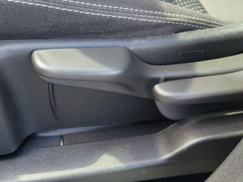 Used 2024 GMC Terrain SLE image 17