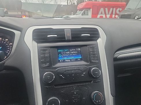 Used 2014 Ford Fusion SE image 11