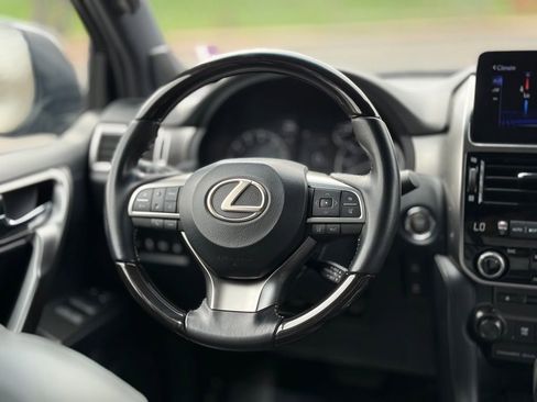 Used 2023 Lexus GX 460 Luxury w/ Sport Design Package image 12