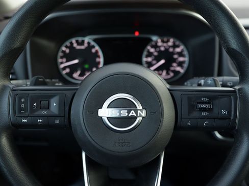 Used 2023 Nissan Rogue S image 10