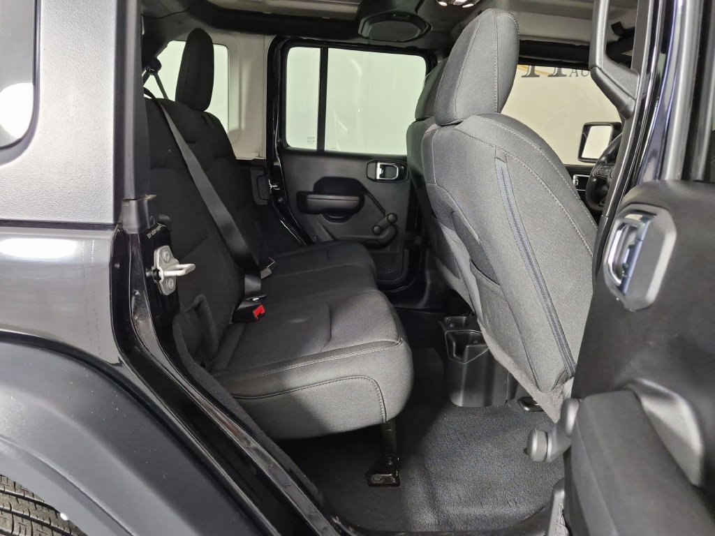 Used 2023 Jeep Wrangler Unlimited Sport AWD/4WD image 32