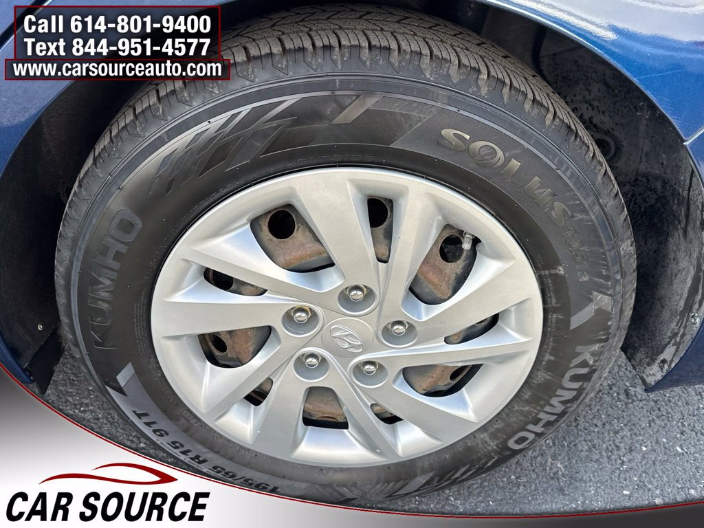 Used 2020 Hyundai Elantra SE FWD image 25