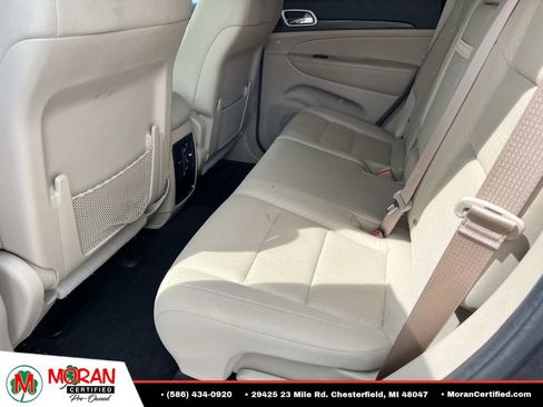 Used 2021 Jeep Grand Cherokee Laredo AWD/4WD image 13