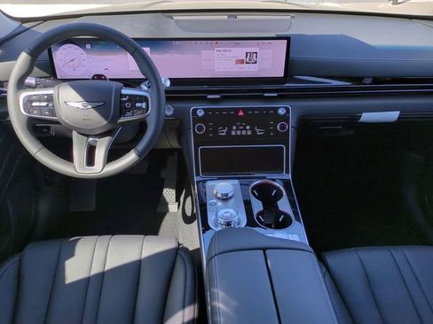 Certified 2025 Genesis GV80 2.5T Standard AWD/4WD image 13