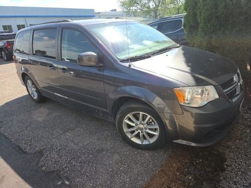 Used 2016 Dodge Grand Caravan SXT FWD image 1