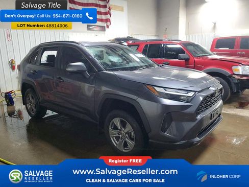 Used 2022 Toyota RAV4 XLE w/ Convenience Package AWD/4WD image 5