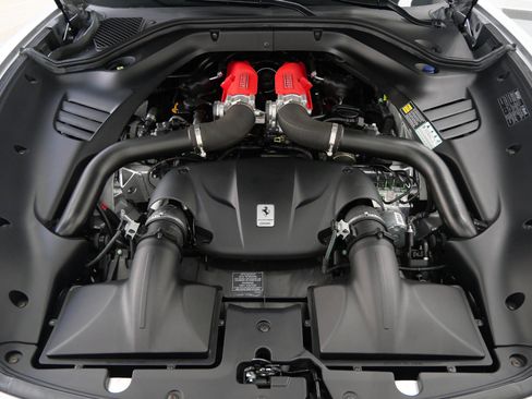 Used 2017 Ferrari California T RWD image 12