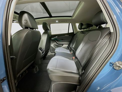 New 2026 Volkswagen Tiguan SE AWD/4WD image 16