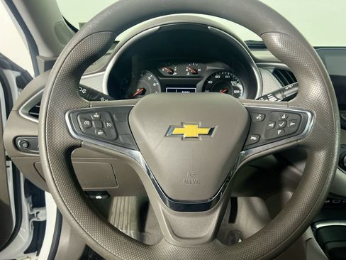 Used 2022 Chevrolet Malibu LT FWD image 11