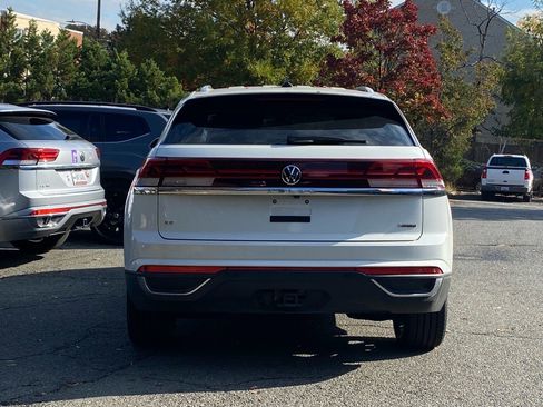 Used 2024 Volkswagen Atlas Cross Sport SE w/ Black Wheel Package image 3
