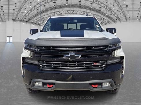 Used 2021 Chevrolet Silverado 1500 LT Trail Boss w/ Convenience Package II image 2
