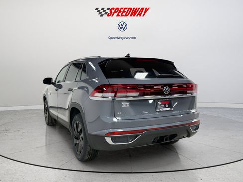 New 2026 Volkswagen Atlas Cross Sport SE FWD image 5