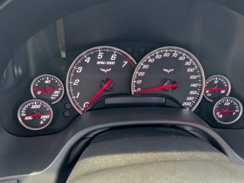 Used 2005 Chevrolet Corvette Base w/ Preferred Equipment Group image 12