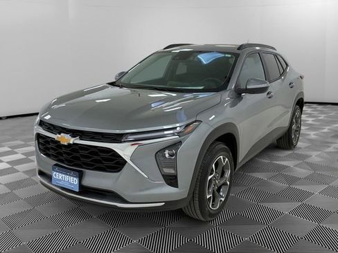 Certified 2024 Chevrolet Trax LT w/ Driver Confidence Package image 7