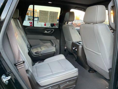 Used 2022 GMC Yukon SLT w/ SLT Premium Package image 20