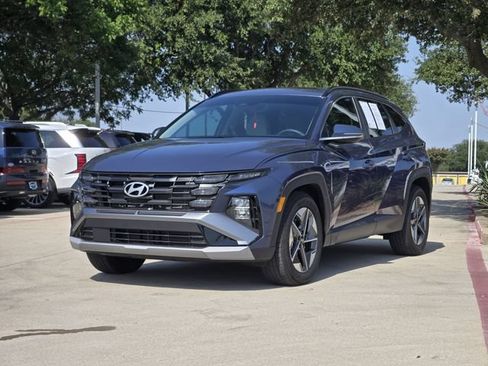Certified 2025 Hyundai Tucson SEL FWD image 3