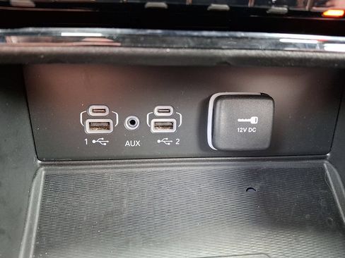 Used 2023 Jeep Grand Cherokee Altitude AWD/4WD image 25