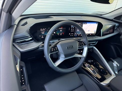 New 2025 Audi Q5 Prestige image 3