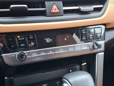 Used 2024 Kia Seltos EX image 16