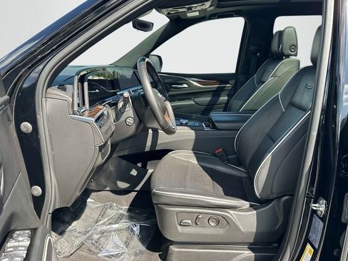 Used 2023 Cadillac Escalade Premium Luxury AWD/4WD image 16