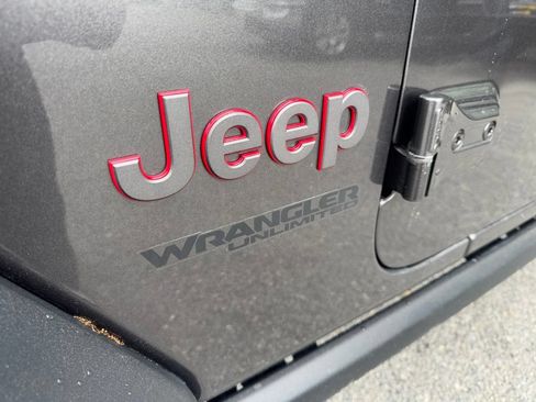 Used 2021 Jeep Wrangler Unlimited Rubicon w/ Safety Group AWD/4WD image 10