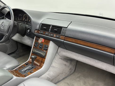 Used 1992 Mercedes-Benz 300 SE image 18