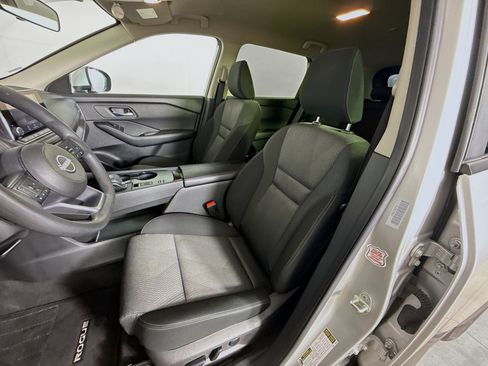 Used 2024 Nissan Rogue SV image 24
