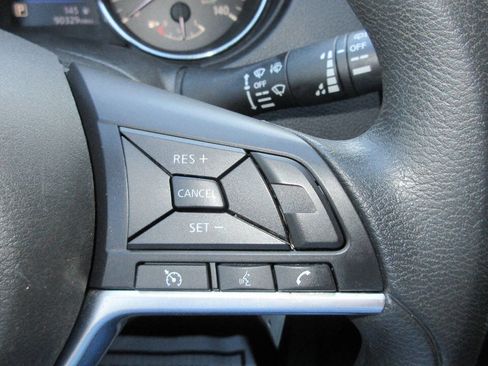 Used 2019 Nissan Rogue Sport S image 33