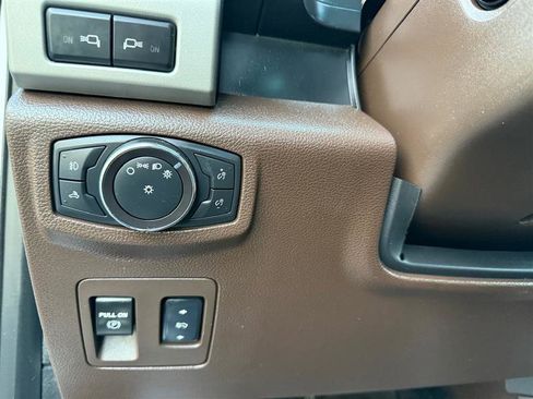 Used 2018 Ford F150 King Ranch image 39