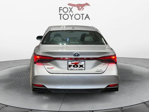 Used 2020 Toyota Avalon XLE w/ Moonroof Package FWD image 5