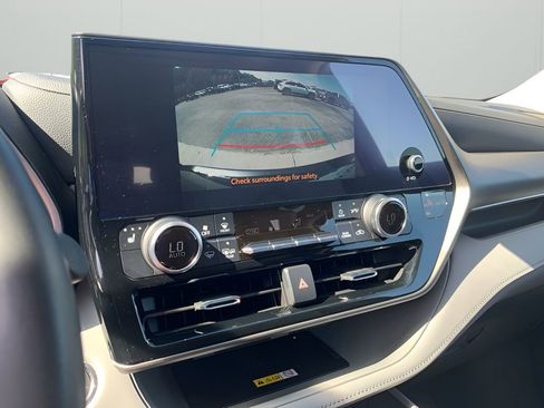 Used 2023 Toyota Highlander XLE image 21