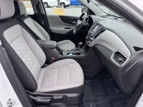 Used 2020 Chevrolet Equinox LS image 12