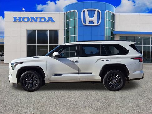 Used 2025 Toyota Sequoia Platinum image 6